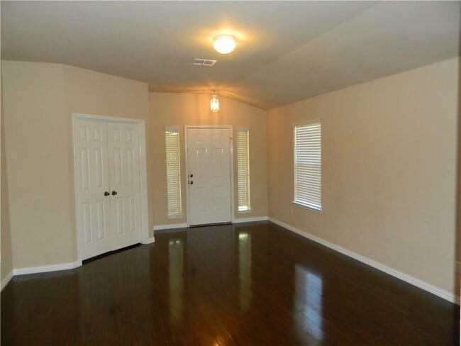 Building Photo - 3149 Henderson Path