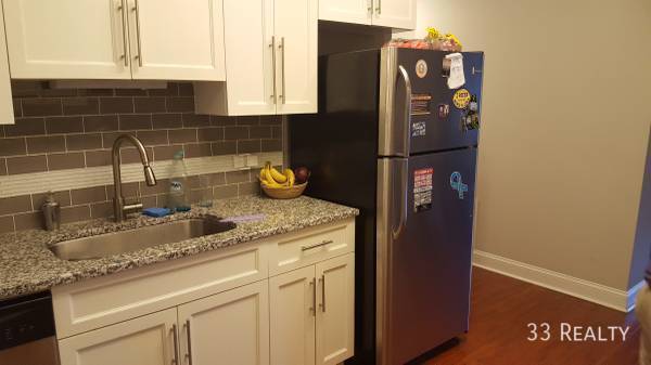Foto del edificio - Spacious rehabbed 2 bedroom in prime Ander...