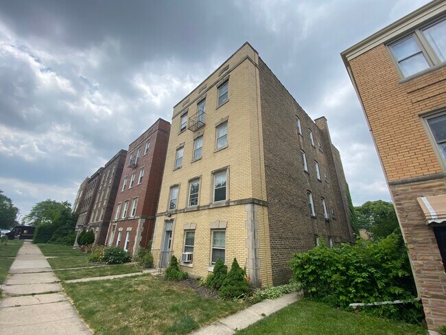 Foto del edificio - 6028 N Francisco Ave