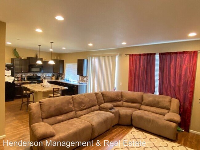 Foto del edificio - 3 br, 4 bath House - 5236 Ravenswood Ln.