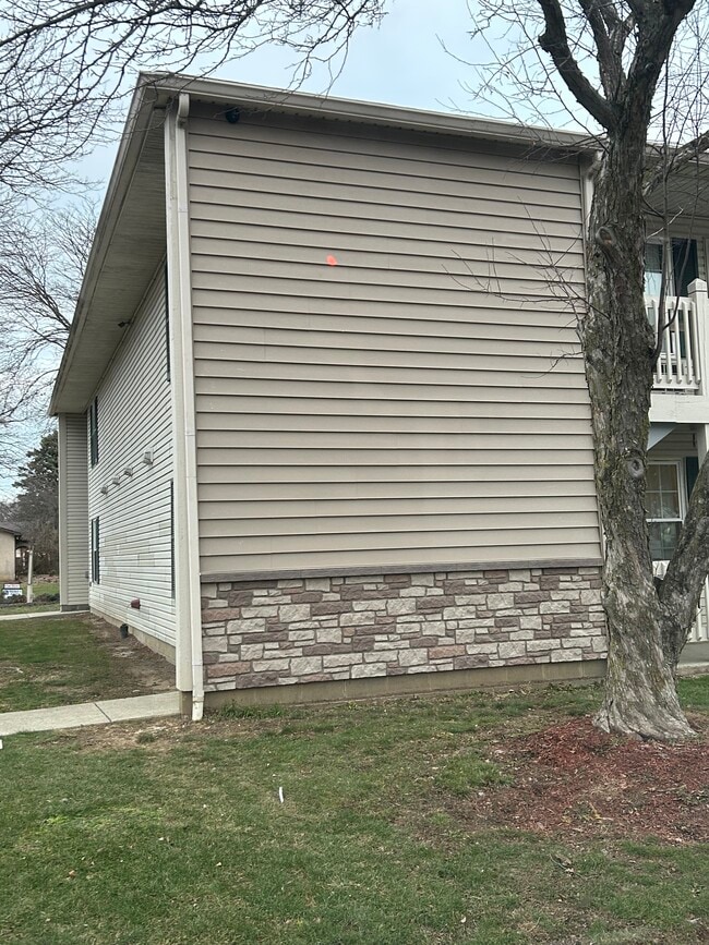 Building Photo - Bairsford Place Apartments