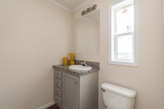 Building Photo - 4 Sundale Trailer Ct