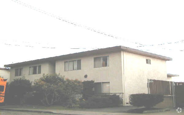 Building Photo - 5446 Shasta Ave