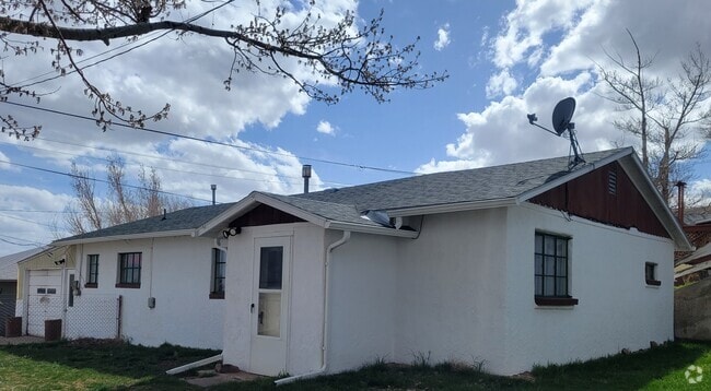 Building Photo - 1308 High St