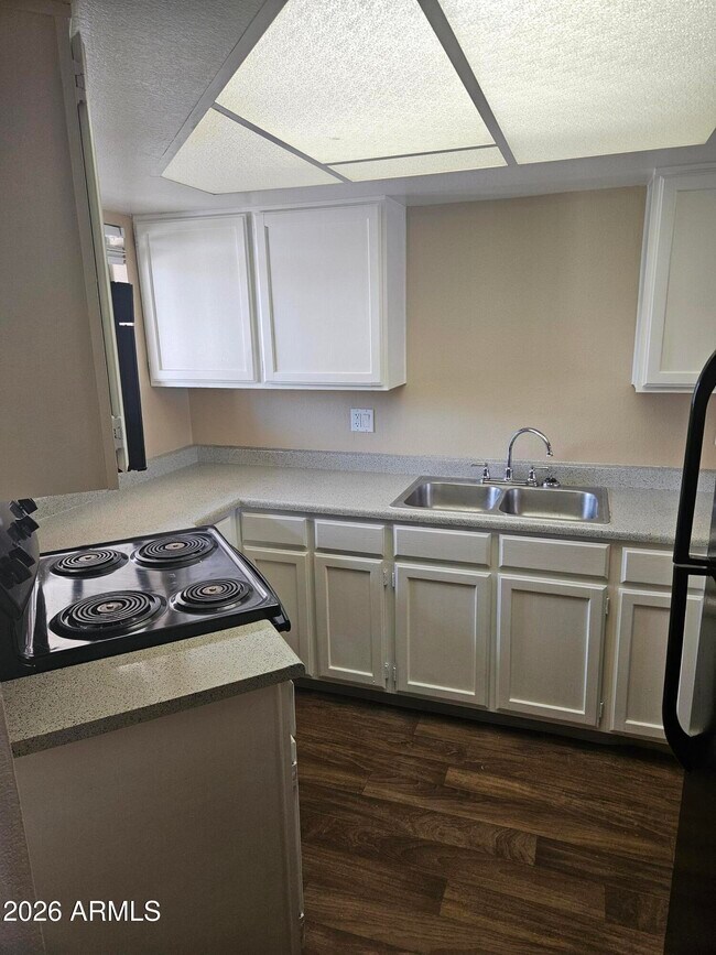 Foto del edificio - 885 N Granite Reef Rd