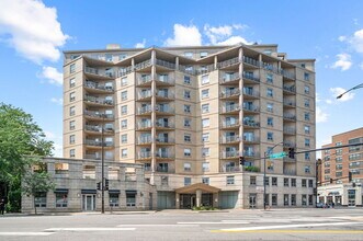 Building Photo - 4350 N Broadway