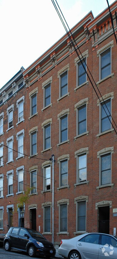 Foto del edificio - 539 E Thirteenth St