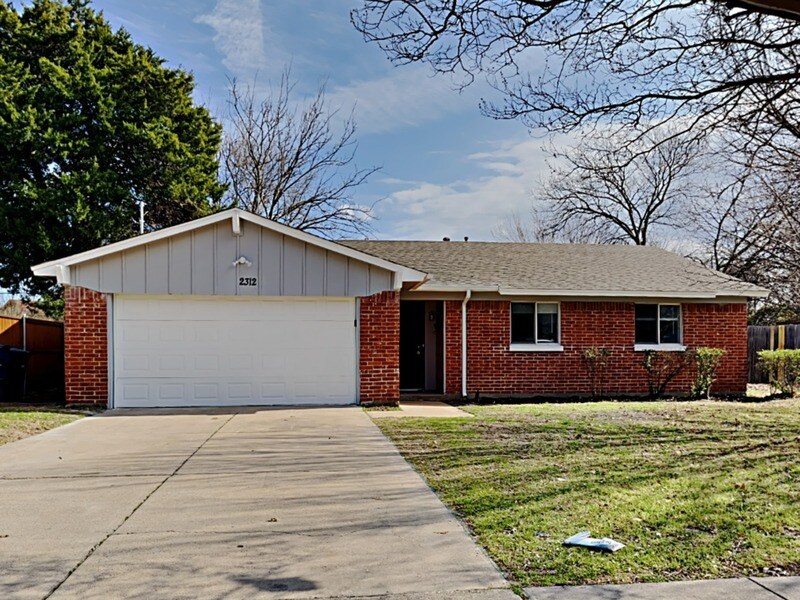 Foto principal - 2312 Suffolk Ln