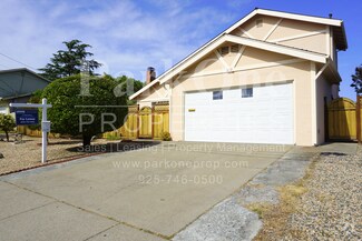 Building Photo - 2119 Norse Dr
