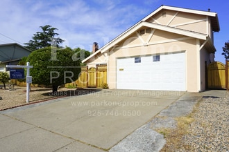 Building Photo - 2119 Norse Dr