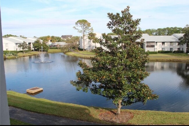 Foto del edificio - 1726 Pine Ridge Rd