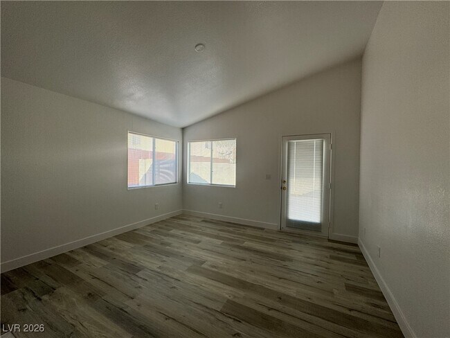 Foto del edificio - 4466 Flaming Ridge Trail