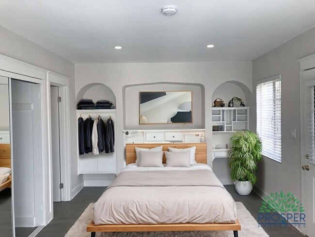 Interior Photo - 4707 N. Figueroa St