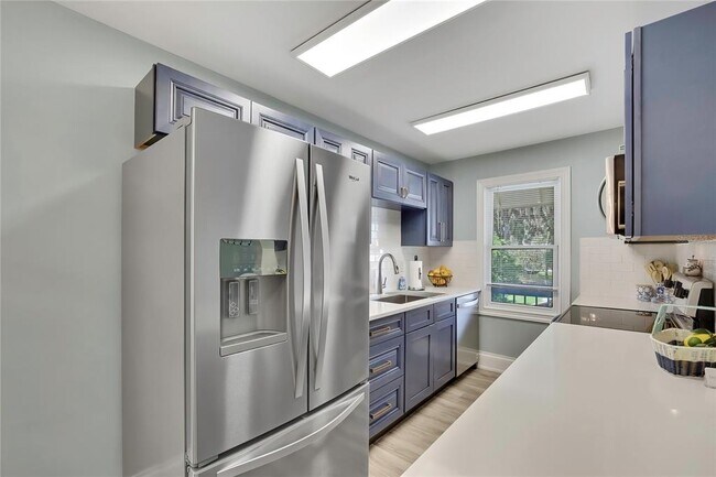 Building Photo - 30 SE Valare Ln