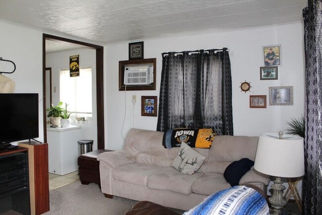 Building Photo - 1126-1128 Sunset Ave