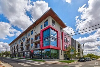 Building Photo - 2213 Poquito St