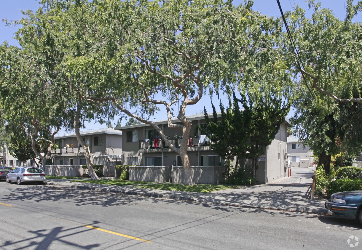 Primary Photo - Weddell Arms Apartments