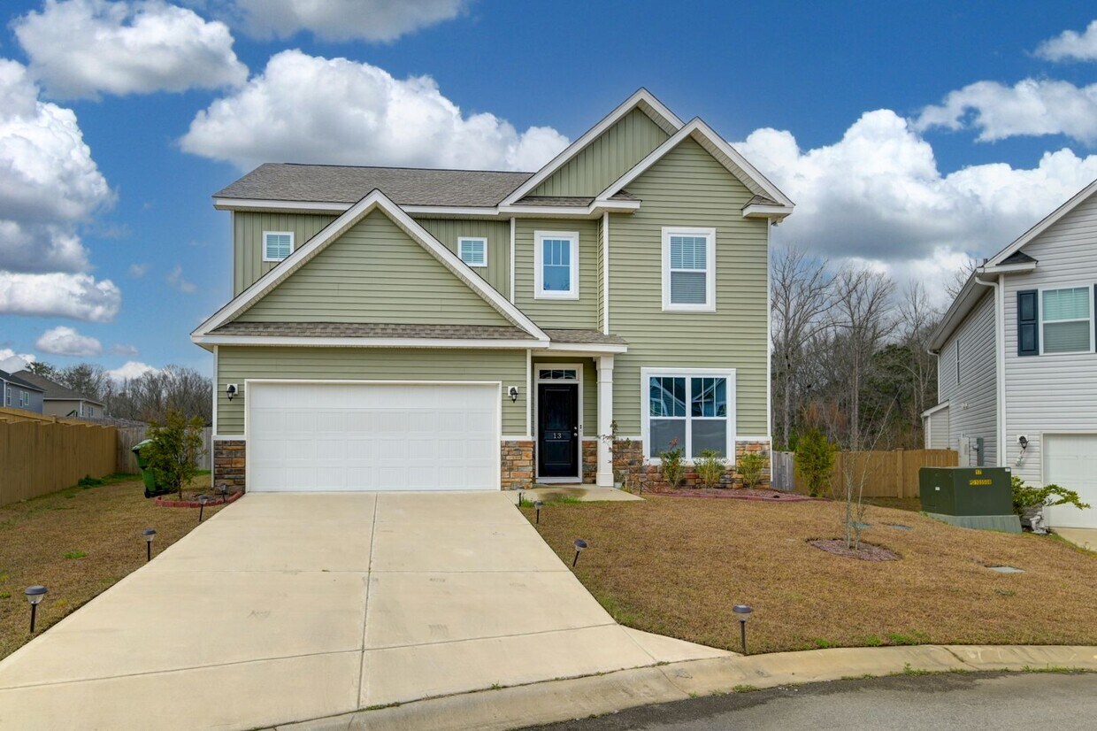to 13 Orban Ct, where luxury and c... House Rental in