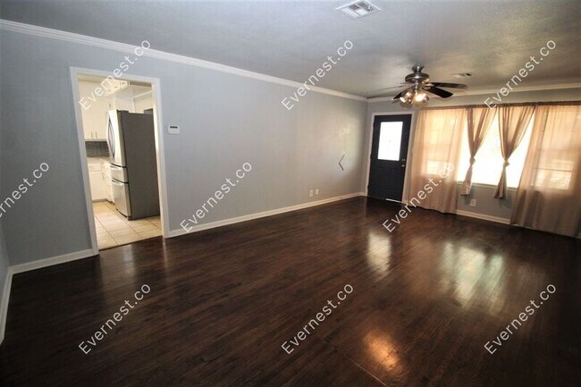 Foto del edificio - 4084 E 26th St