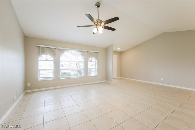 Foto del edificio - 325 SE 26th Terrace