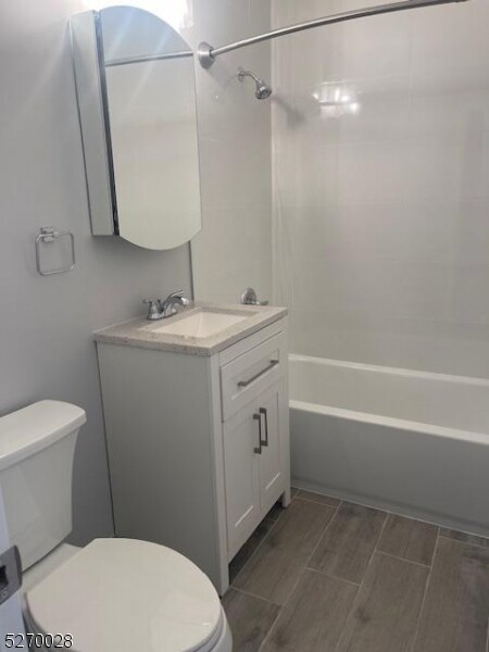 Building Photo - 228 College Dr