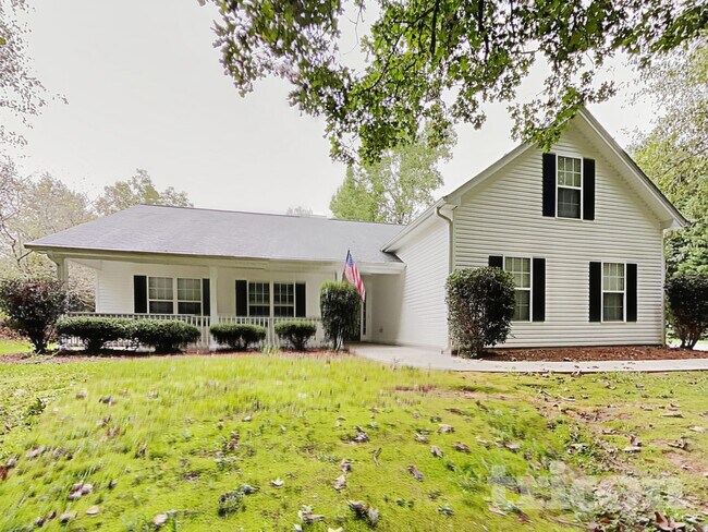 Building Photo - 35 Crooked Creek Dr