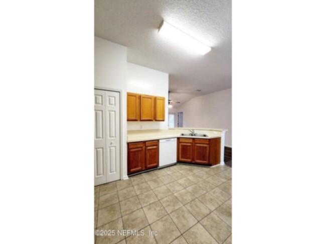 Foto del edificio - 4/2 in Westchase Manor