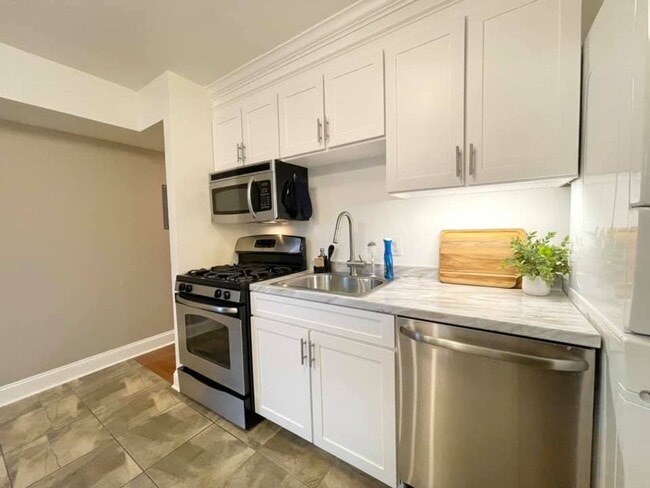 Kitchen - 8427 Greenbelt Rd