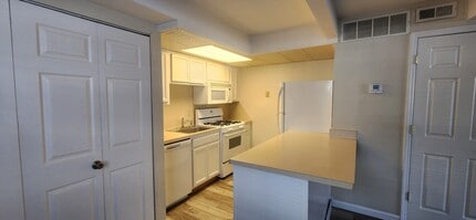 Building Photo - 1428 Missouri Ave