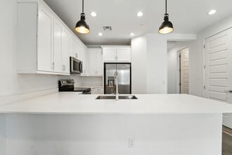 Building Photo - 4157 E Pinto Dr