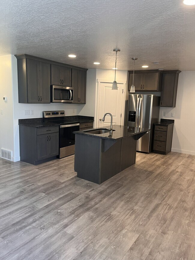 Building Photo - 1156 S 800 W