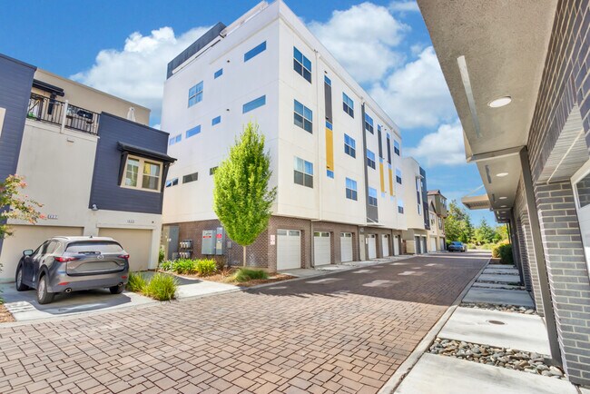 Building Photo - 431 Tailoff Ln