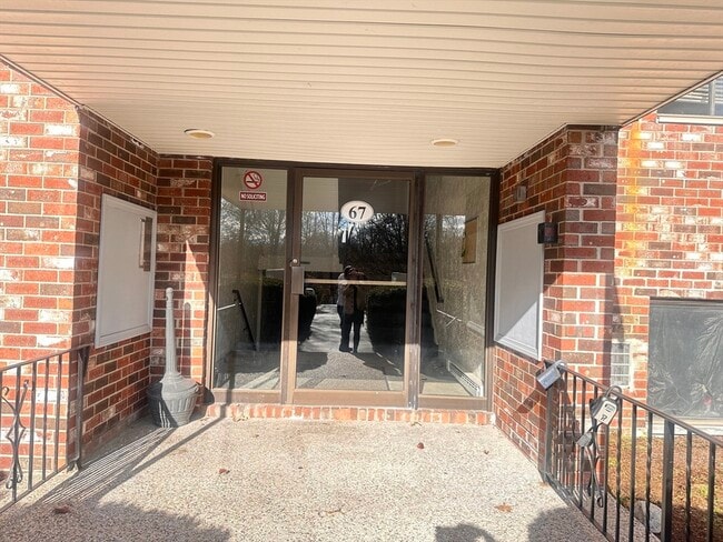 Building Photo - 67 Milliken Ave