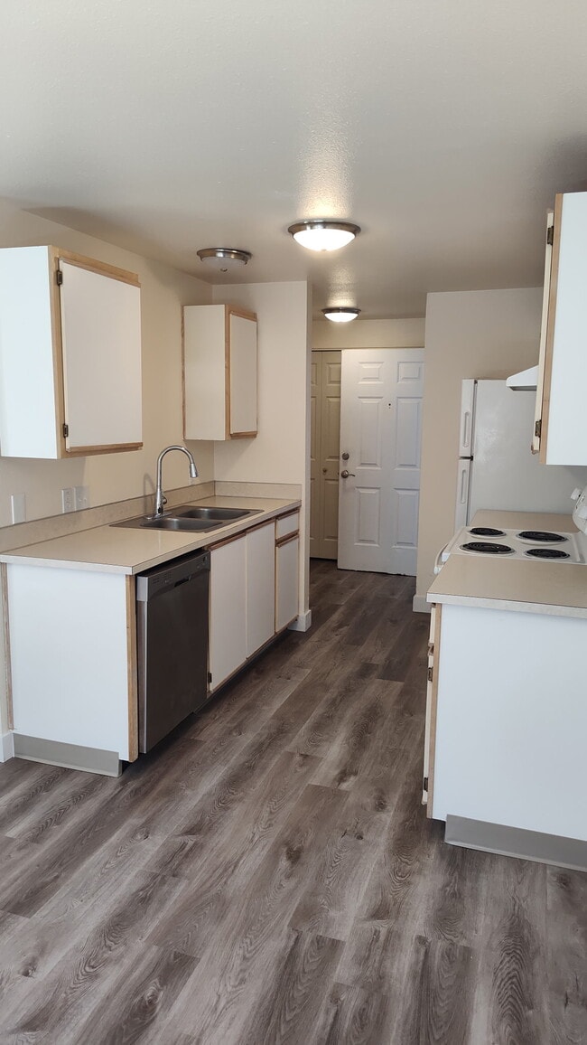 Building Photo - Amber Park Apartments
