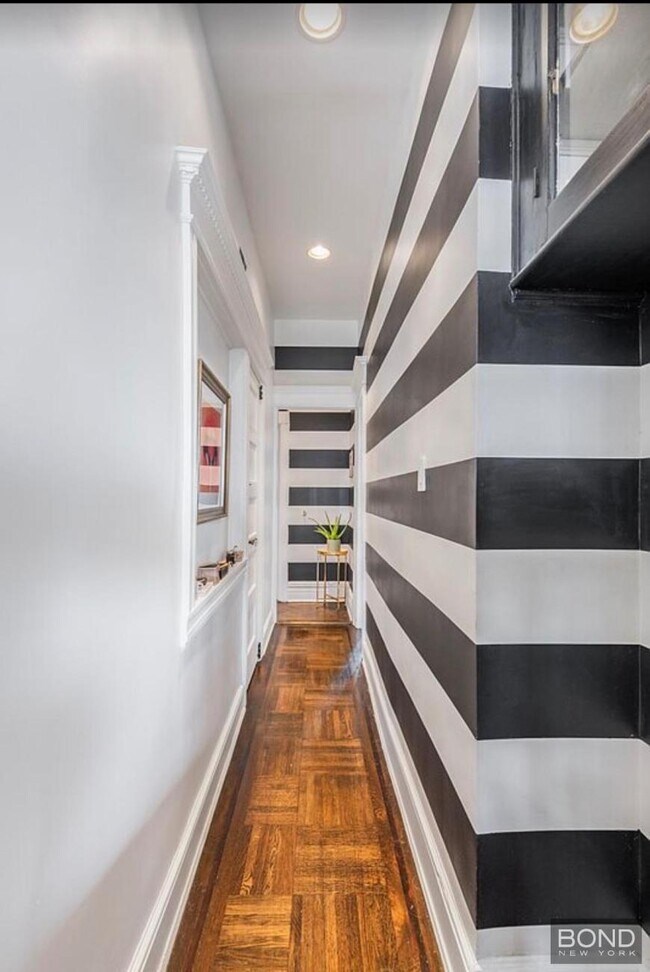 Foto del edificio - 2 bedroom in Brooklyn NY 11225