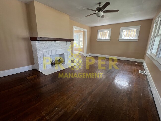 Foto del edificio - 2 bedrooms 1 bathroom house