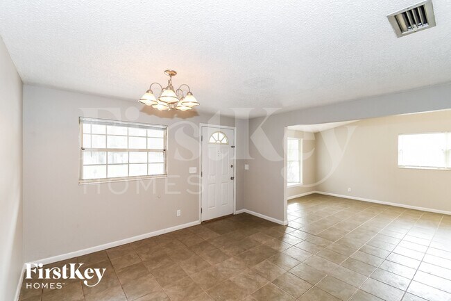 Building Photo - 878 Westgate Dr