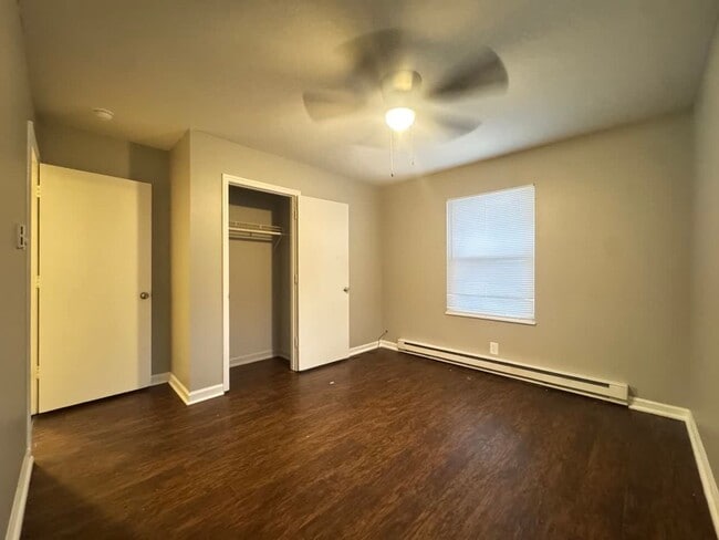 Foto del edificio - 1921 Chris Dr