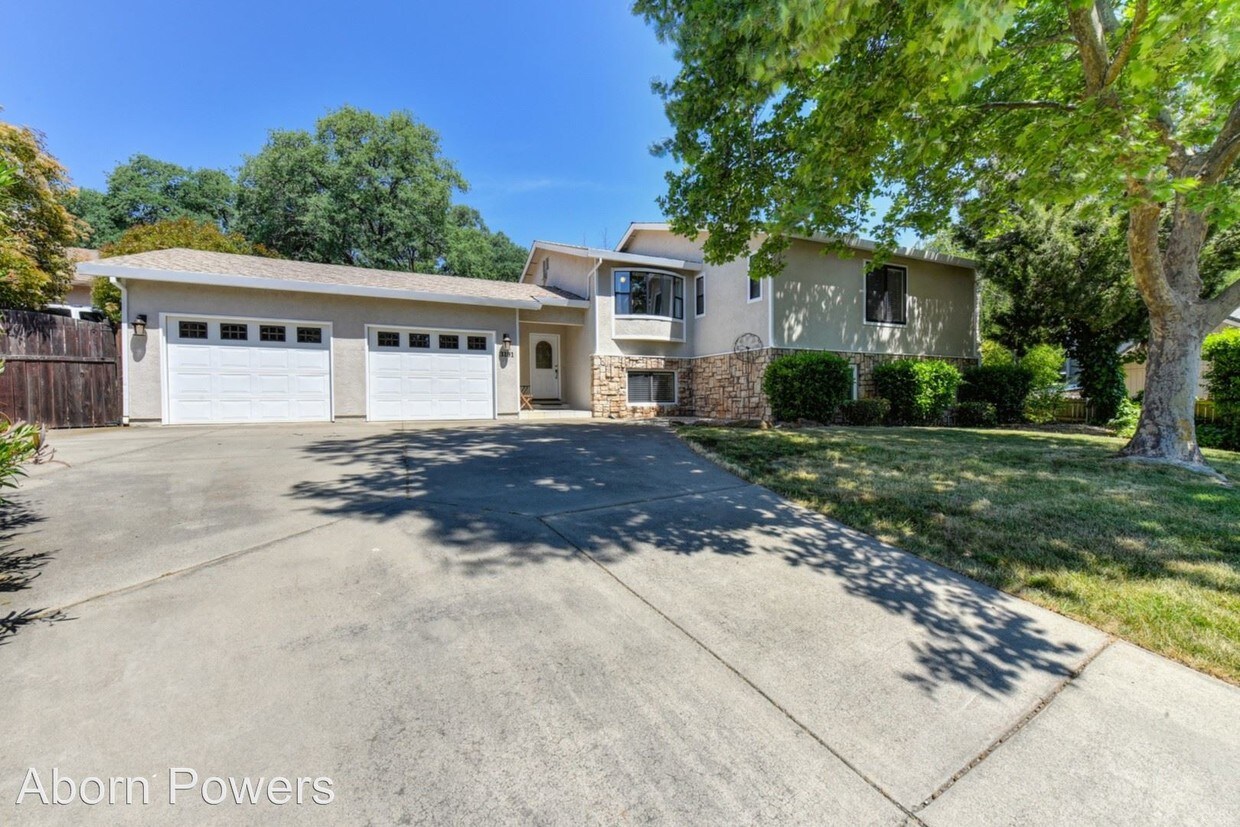 Primary Photo - 4 br, 2.5 bath House - 3191 Perlett Dr.