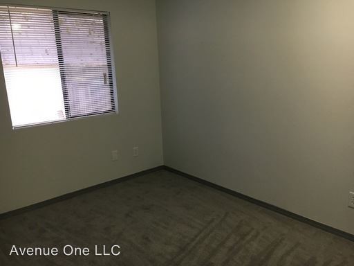 Building Photo - 506 208th St SE