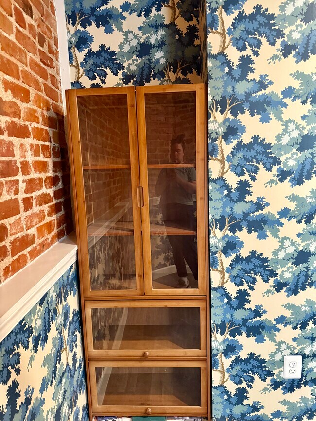 Mueble bar incluido - 833 6th St NE