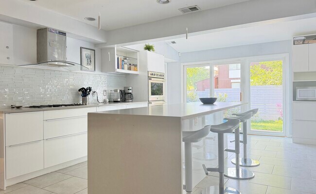 Foto del edificio - 6348 12th St N