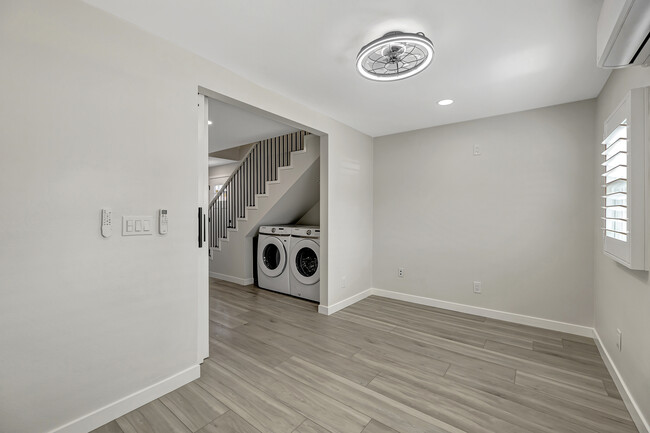 Living/Dining Room - 431 E La Veta Ave