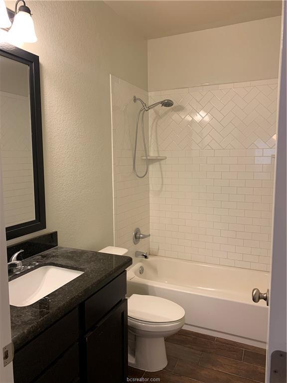 Building Photo - 1800 Bamboo St