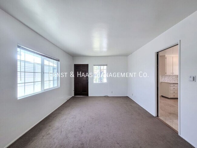 Foto del edificio - 6576 Falcon Ave