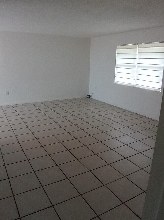 Foto del edificio - 8034 Orange Ave