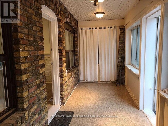 Photo du bâtiment - 109 Springdale Blvd