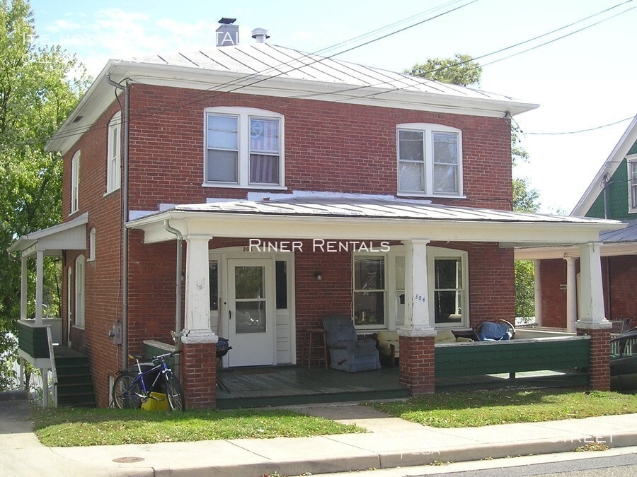 Foto principal - 304 Old S High St