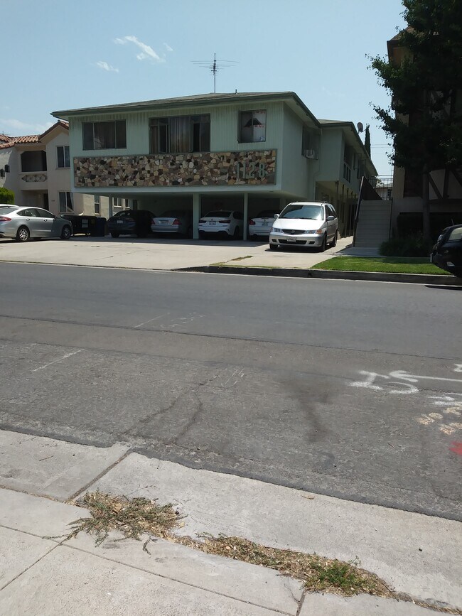 Foto del edificio - 1128 S Bedford St