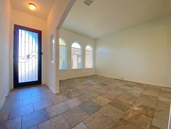 Building Photo - East El Paso 4 bed Refrig A/C with Solar Panels!